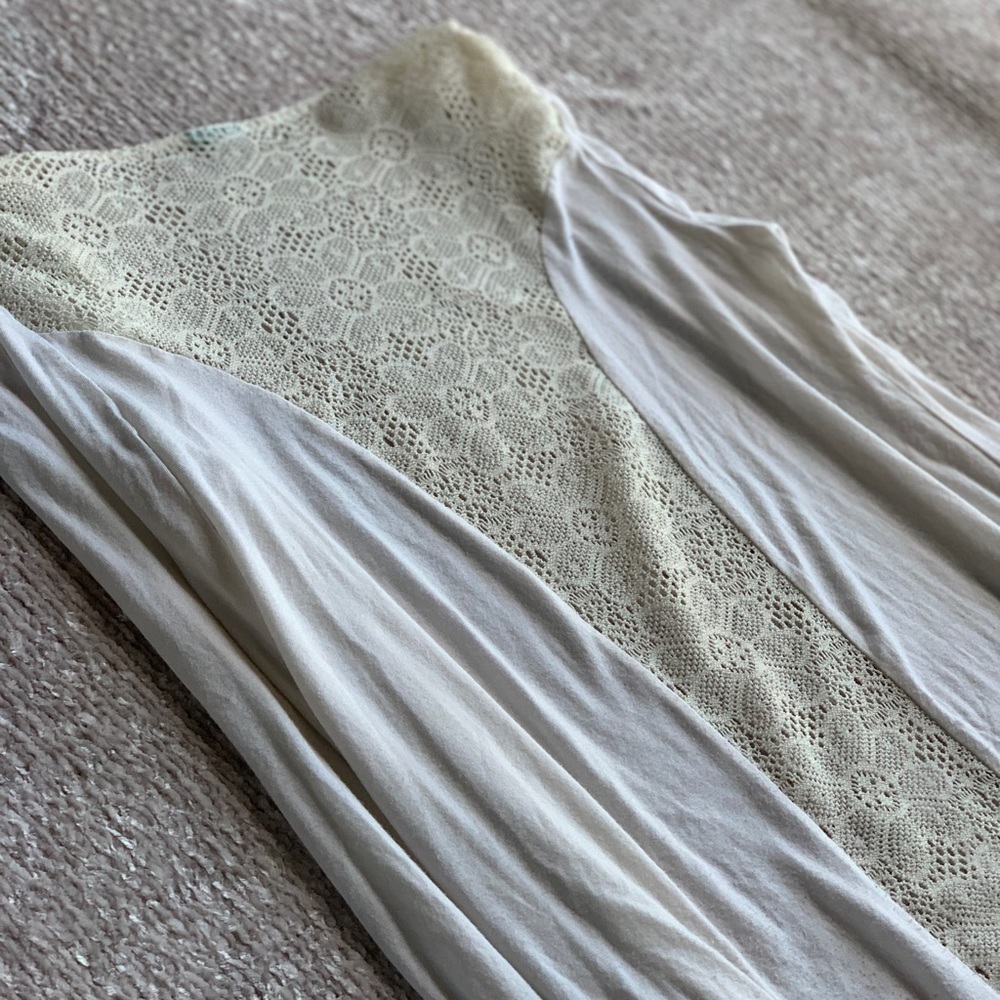 🔴LAST CHANCE! Cream cardigan w/ lace panel